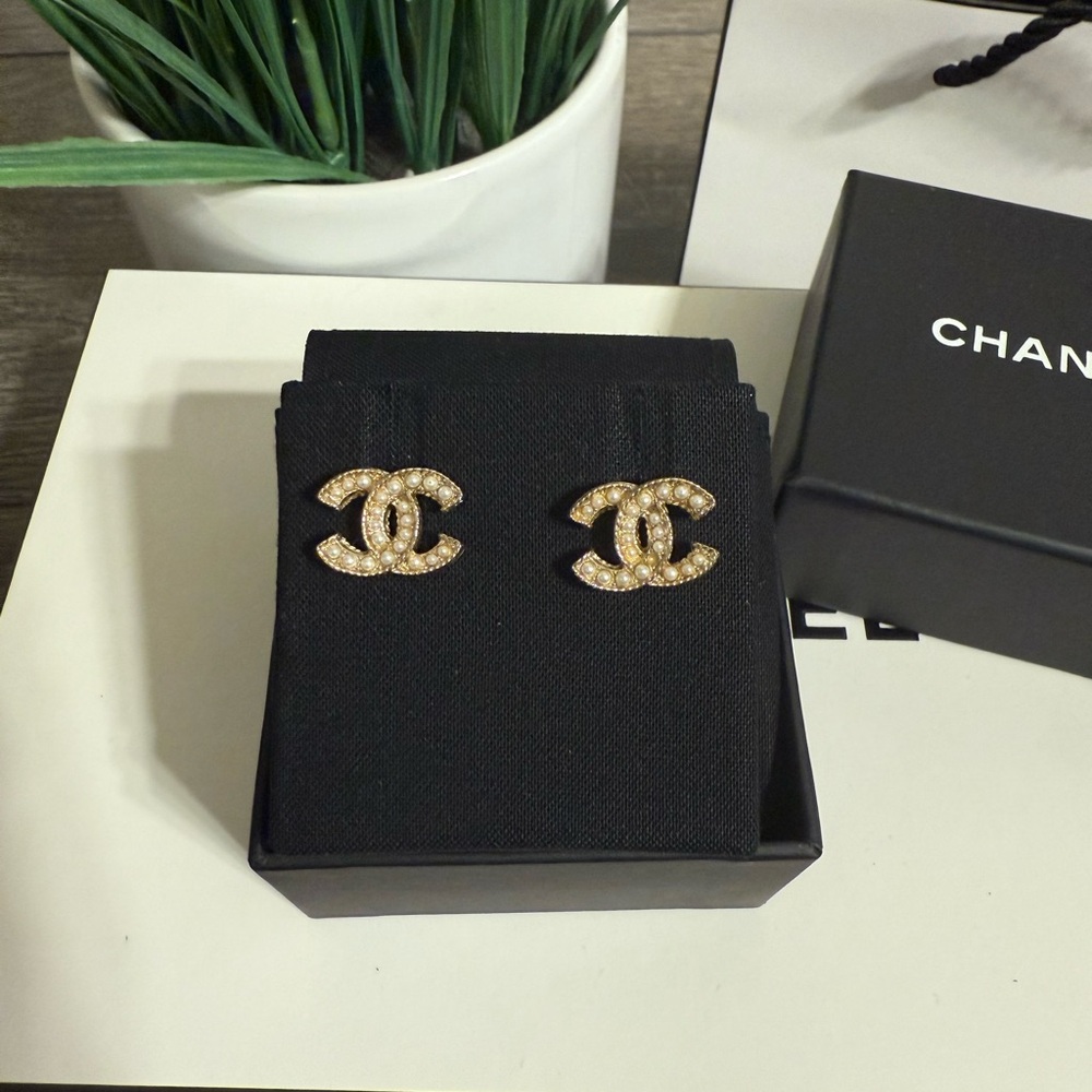 CHANEL Faux Pearl Classic CC Stud Earrings‎